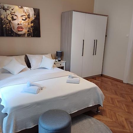 Apartment Zdenka - 100 M From The Beach Опатия Экстерьер фото