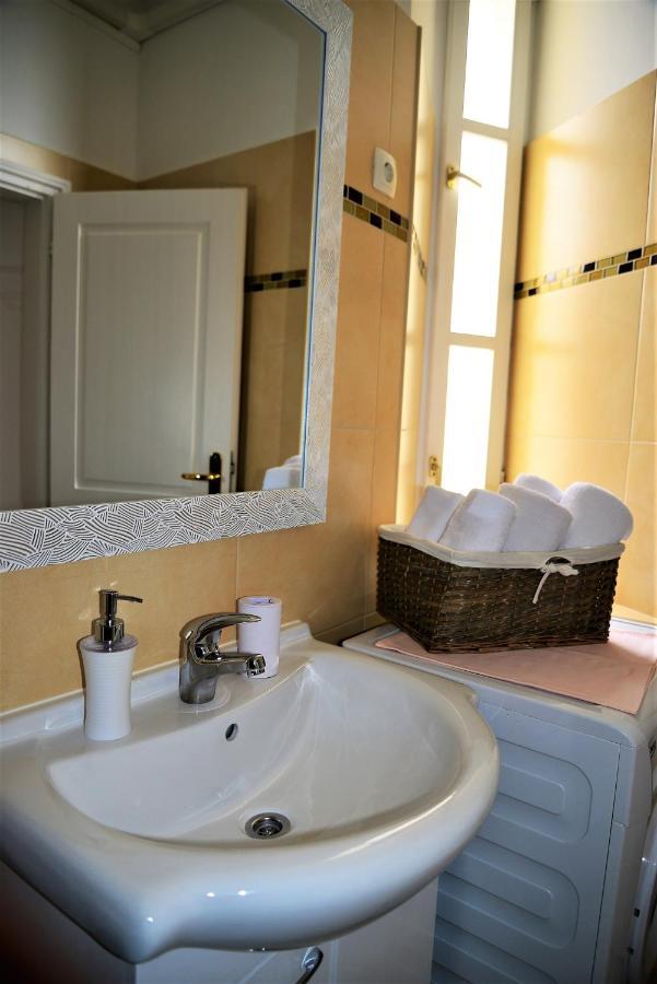 Apartment Zdenka - 100 M From The Beach Опатия Экстерьер фото