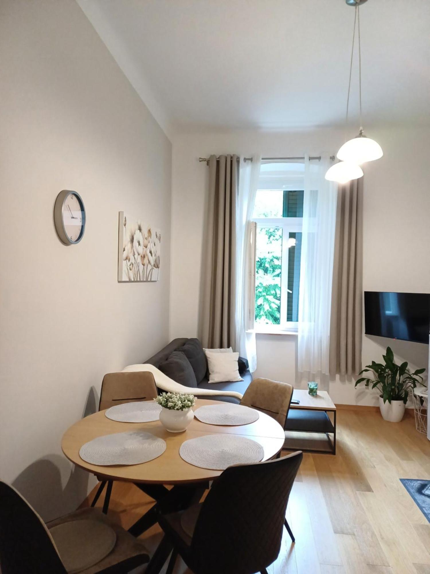 Apartment Zdenka - 100 M From The Beach Опатия Экстерьер фото