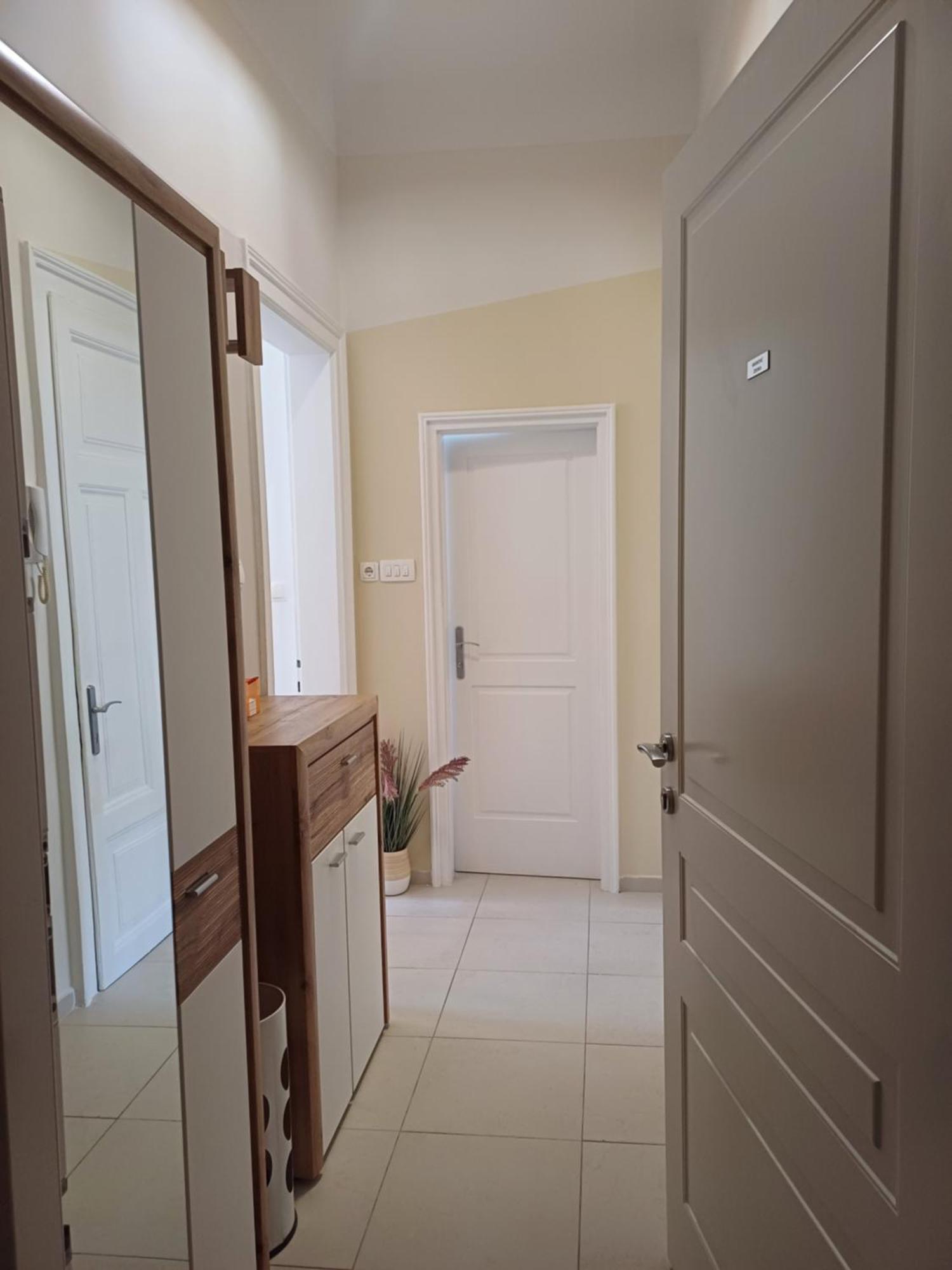 Apartment Zdenka - 100 M From The Beach Опатия Экстерьер фото