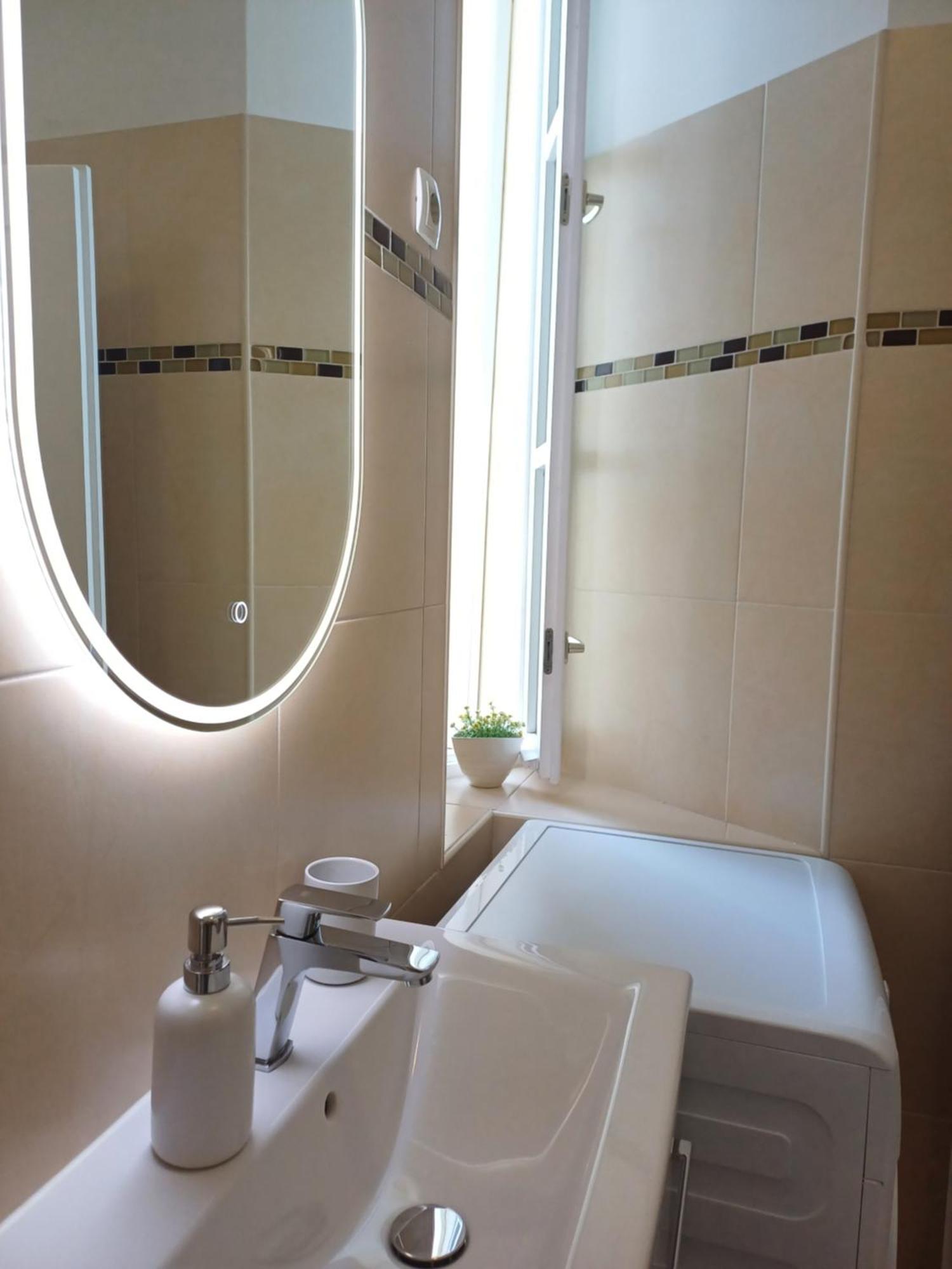 Apartment Zdenka - 100 M From The Beach Опатия Экстерьер фото