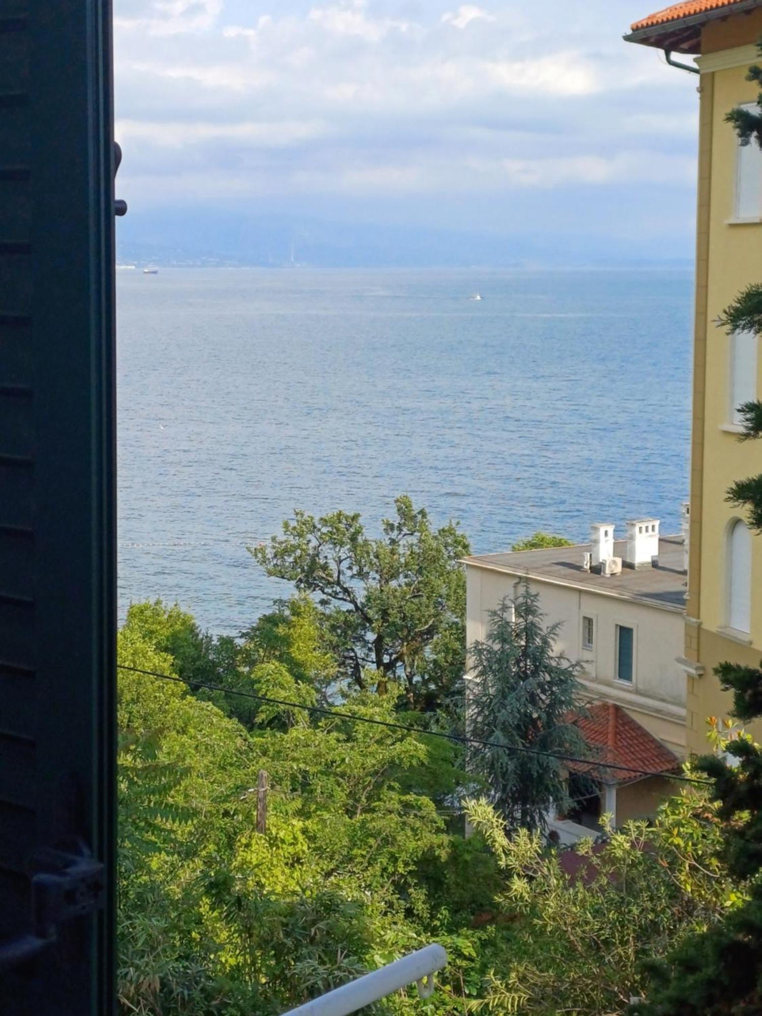 Apartment Zdenka - 100 M From The Beach Опатия Экстерьер фото