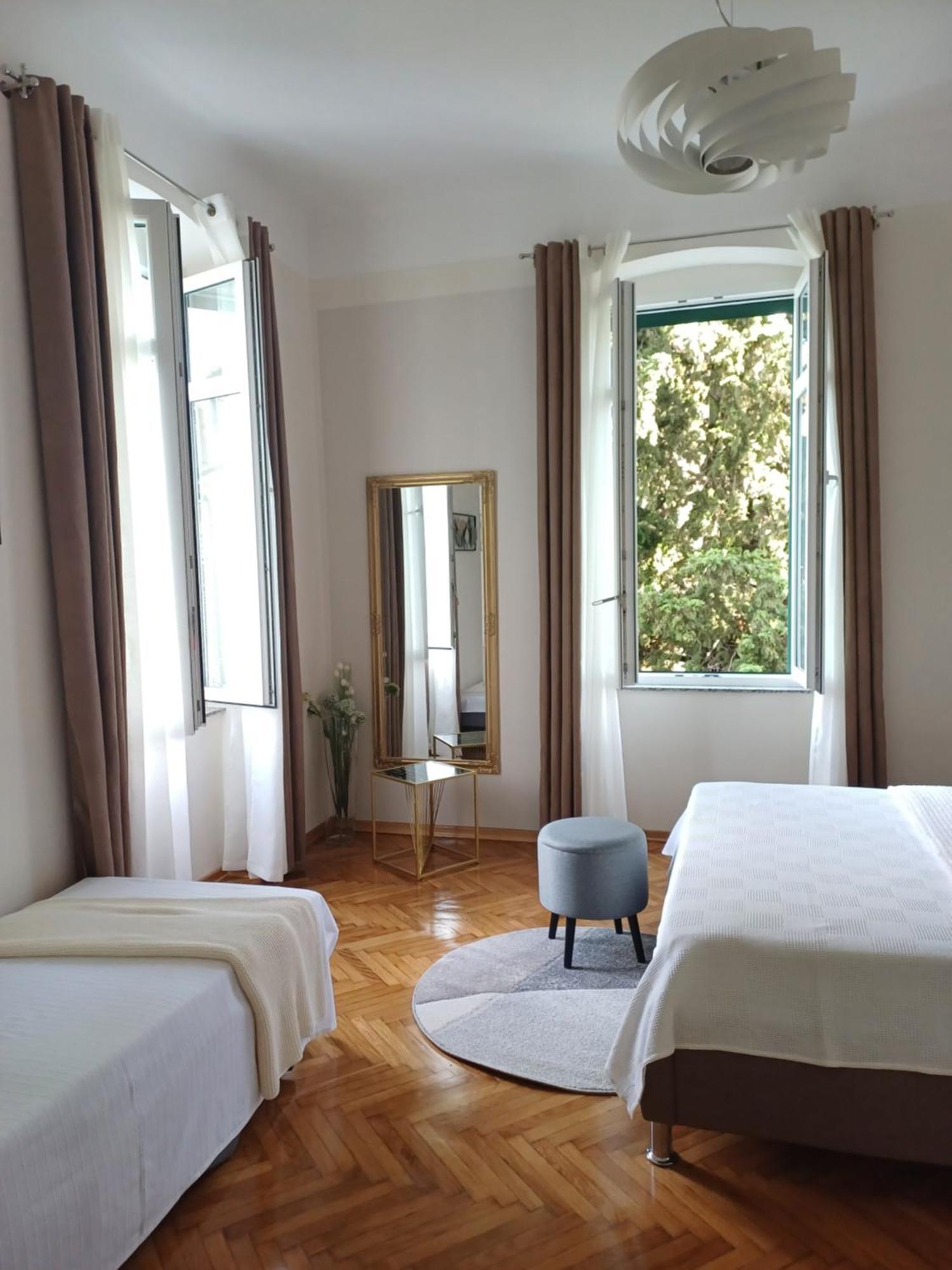 Apartment Zdenka - 100 M From The Beach Опатия Экстерьер фото